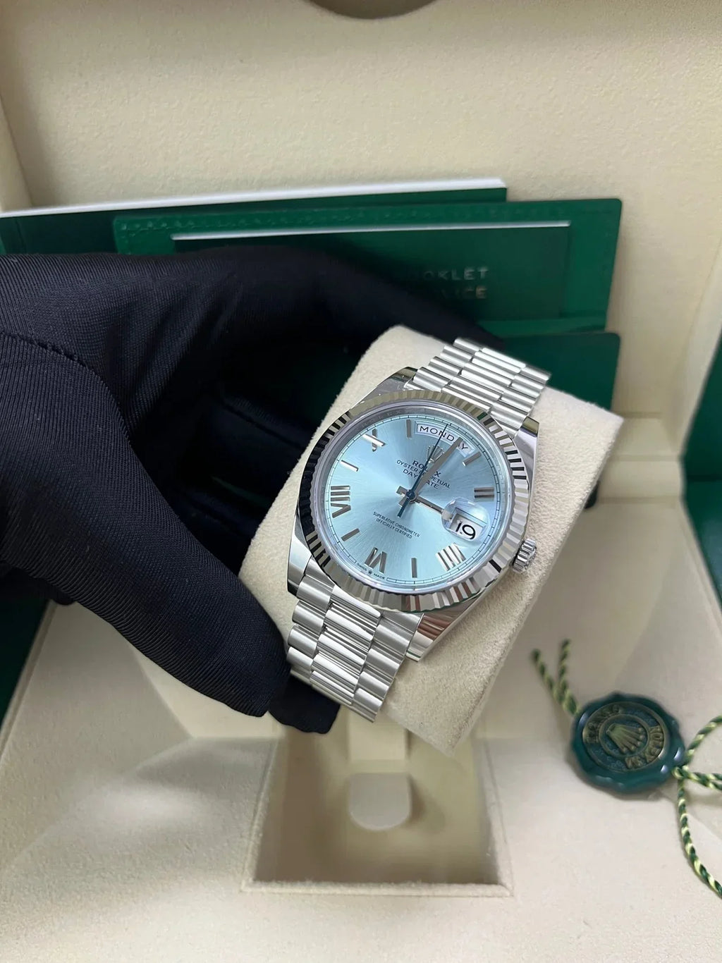 Day-date Ice-blue roman