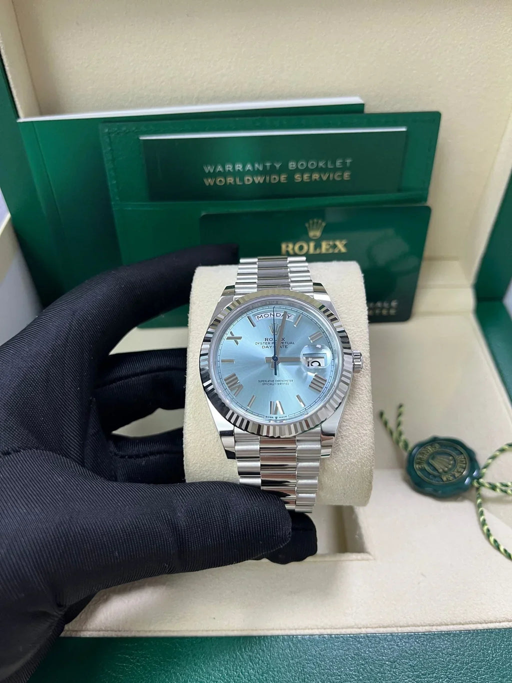 Day-date Ice-blue roman