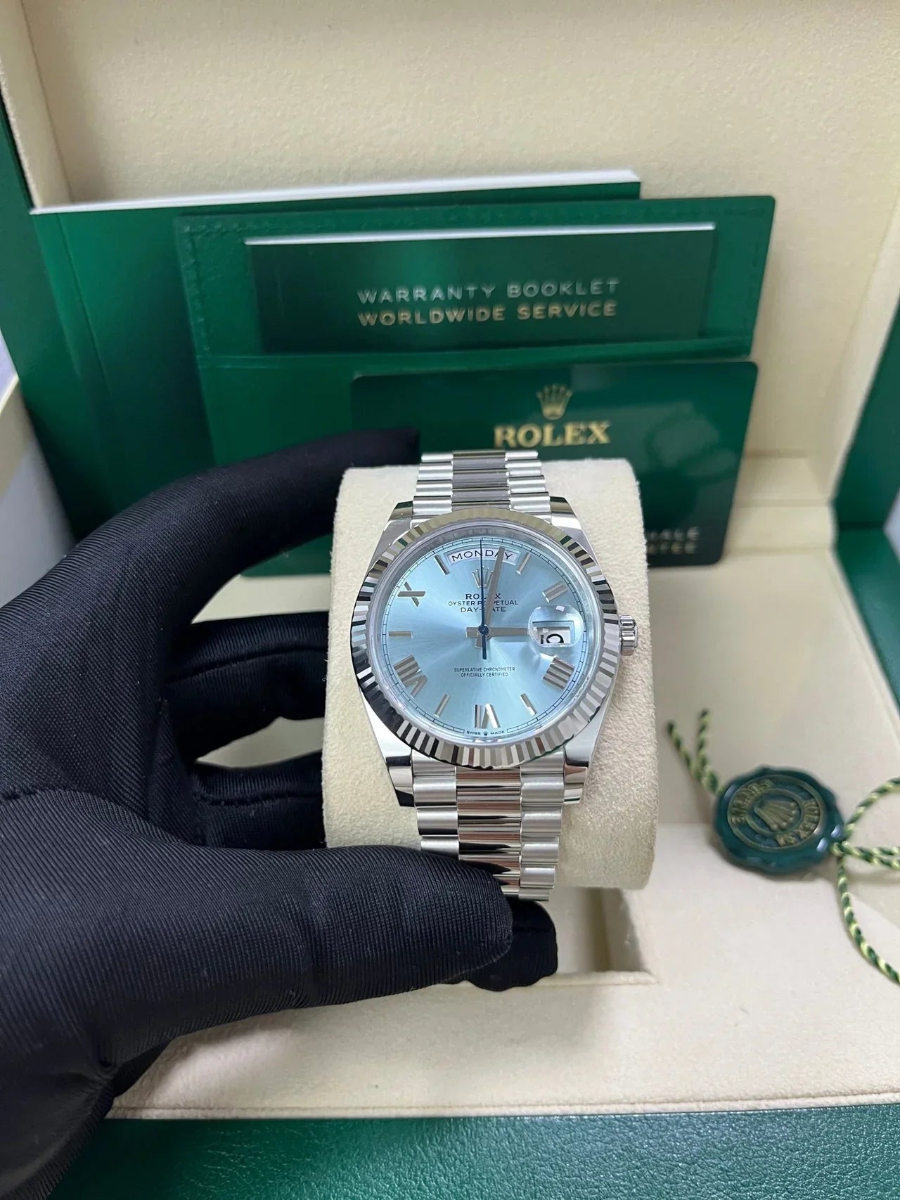 Day-date Ice-blue roman