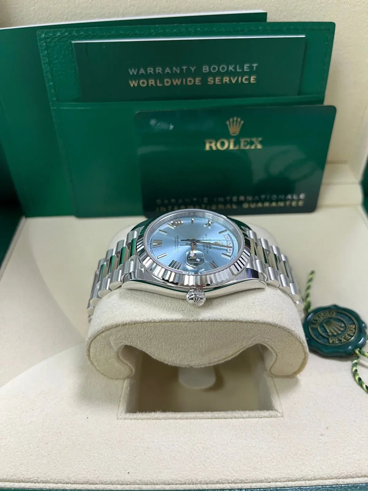 Day-date Ice-blue roman