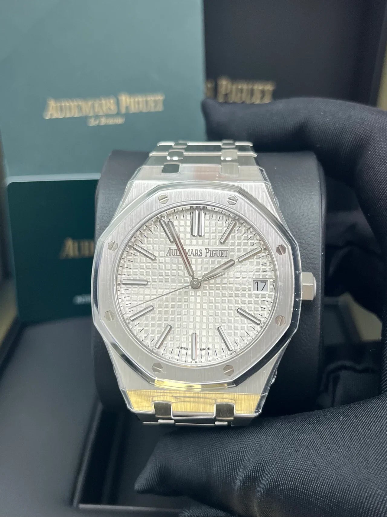 AP White dial