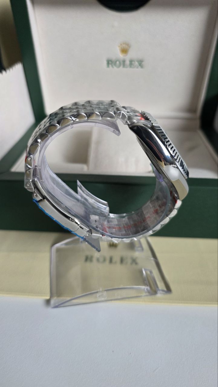 Date-just Green dial 2 millions 2000DA