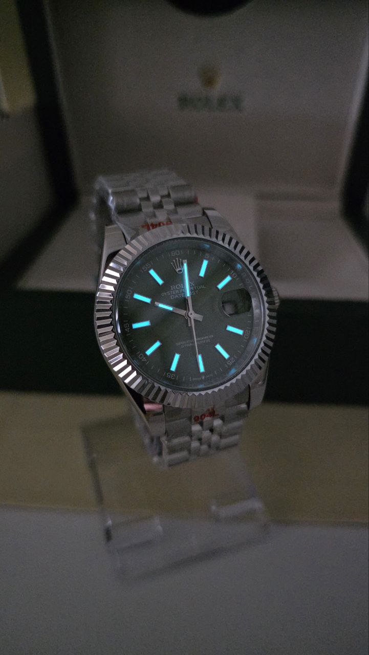 Date-just Green dial 2 millions 2000DA